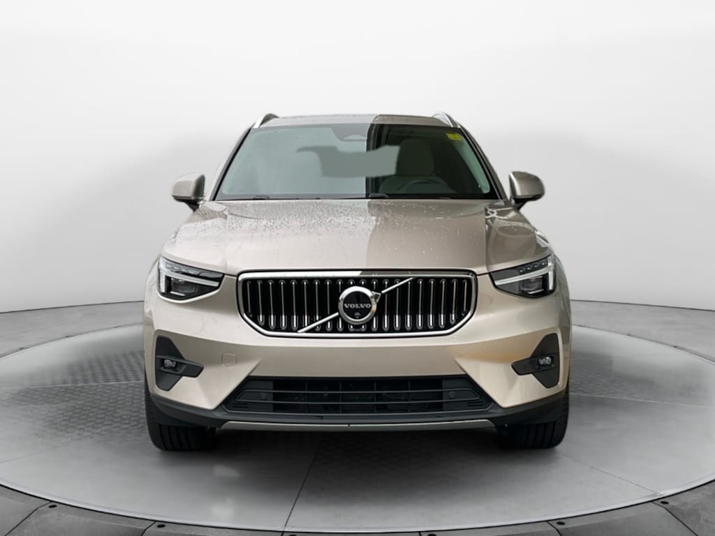 Used 2024 Volvo XC40 B5 Plus Bright SUV