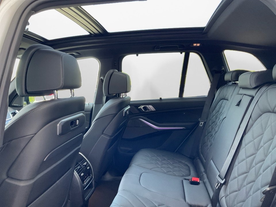 2026 BMW X5 M60i - Photo 13