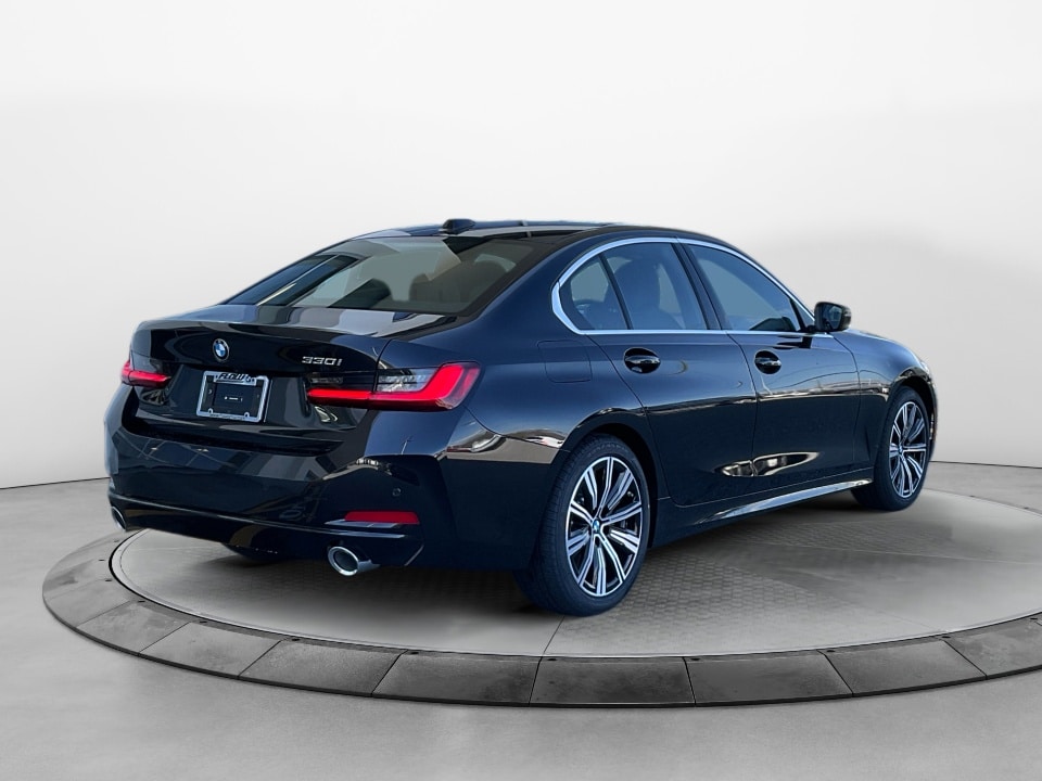 2026 BMW 3 Series 330i - Photo 7