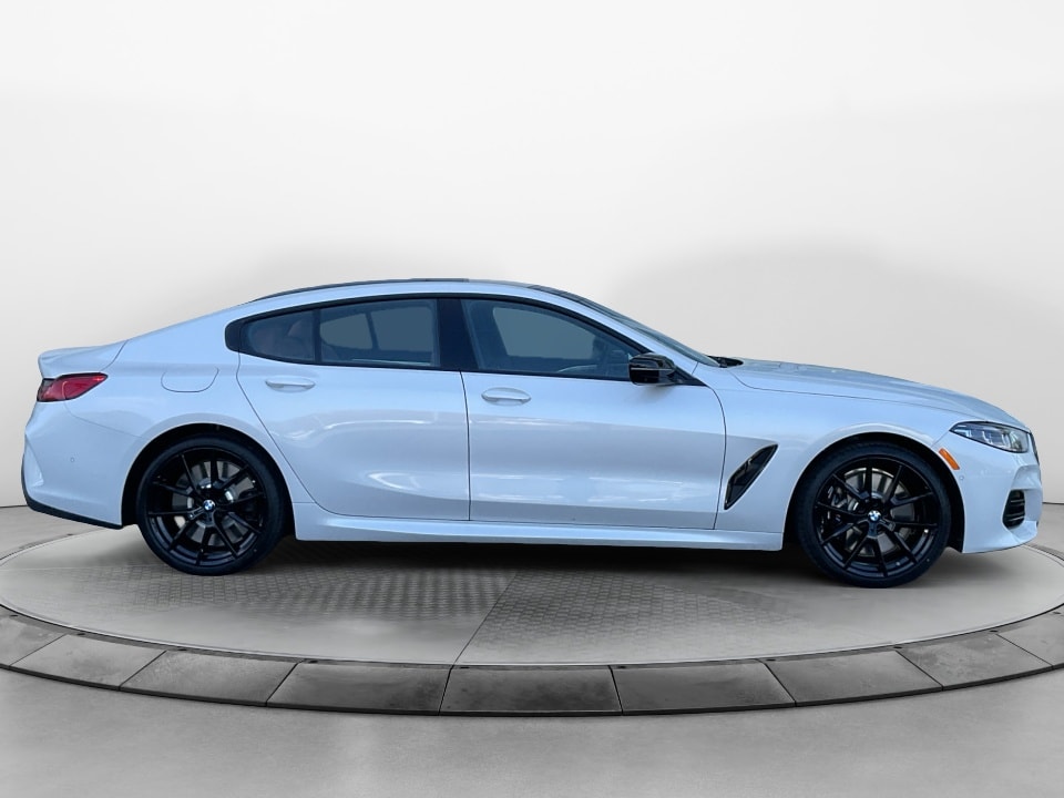 2026 BMW 8 Series M850i - Photo 8