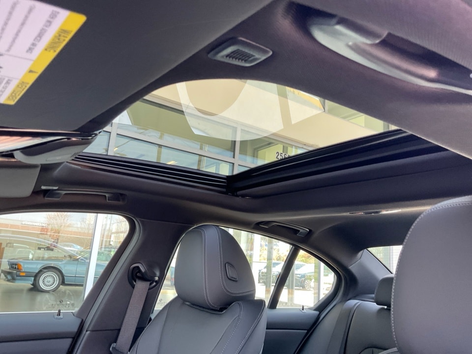 2026 BMW 3 Series 330i - Photo 21