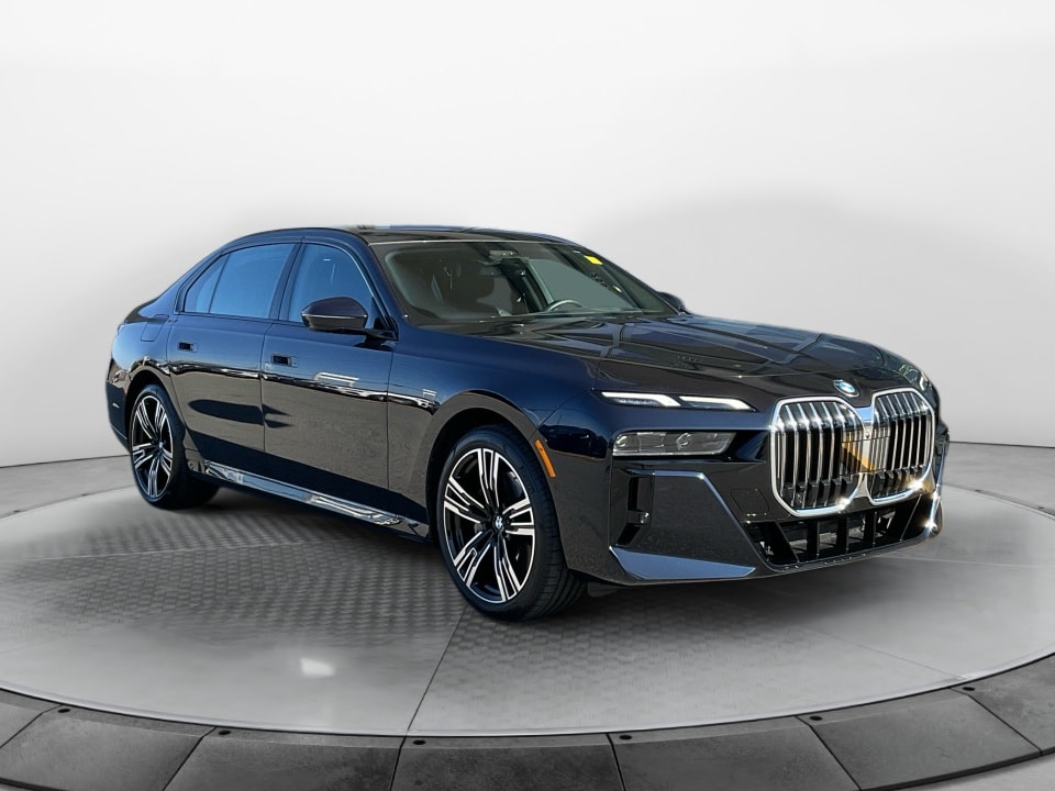 2023 BMW 7 Series 740i's photo