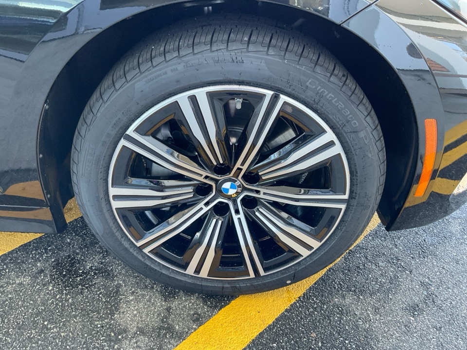 2026 BMW 3 Series 330i - Photo 25