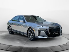 2025 BMW 740i Sedan