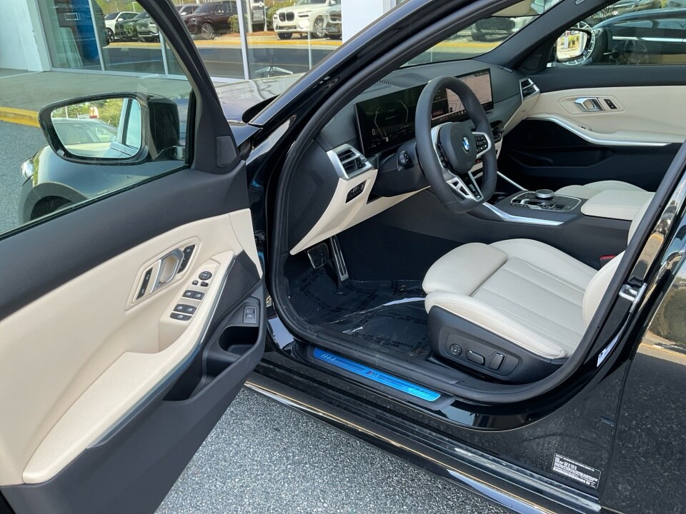 2026 BMW 3 Series 330i - Photo 31