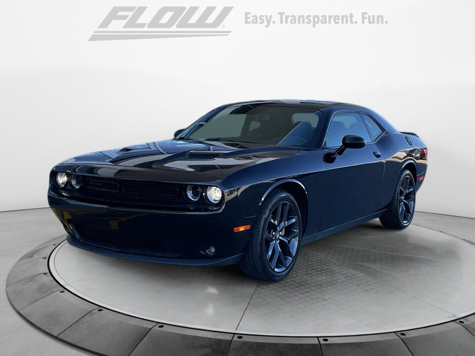 2021 Dodge Challenger SXT photo 3