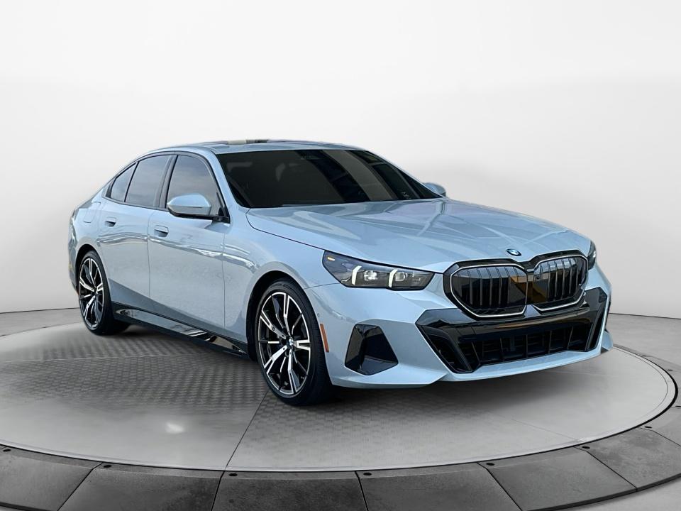  BMW 530i