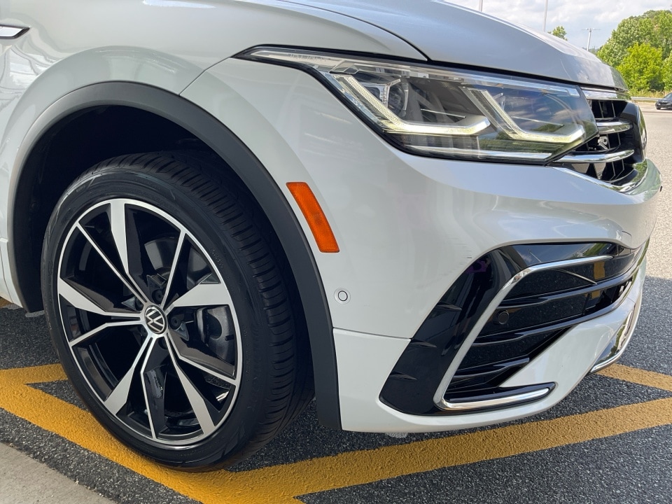 2022 Volkswagen Tiguan SEL R-LINE - Photo 28