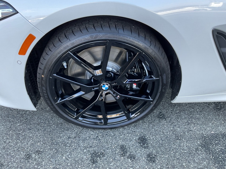2026 BMW 8 Series M850i - Photo 27