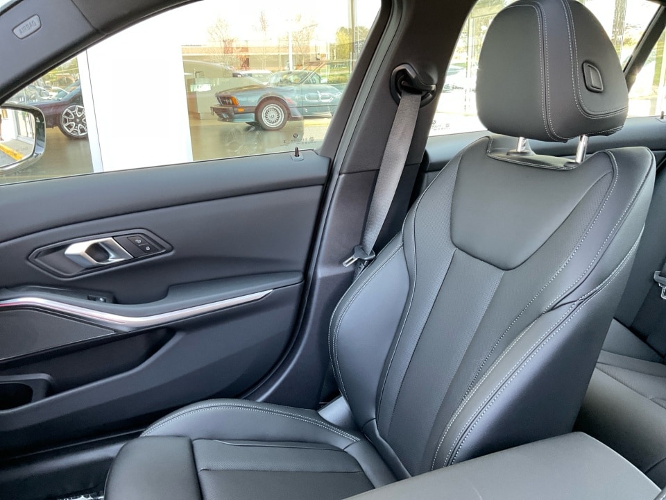 2026 BMW 3 Series 330i - Photo 28