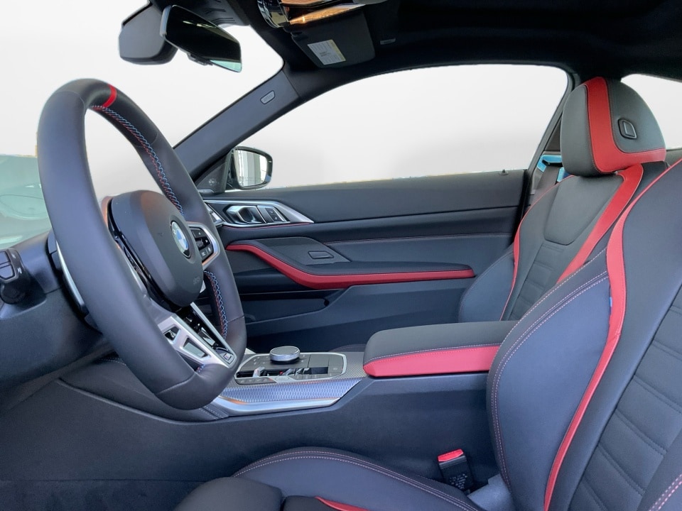 2026 BMW 4 Series M440i - Photo 9