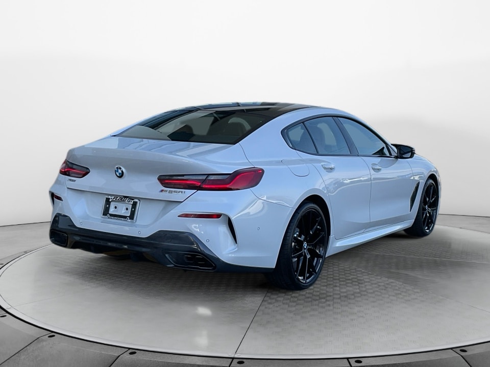 2026 BMW 8 Series M850i - Photo 7