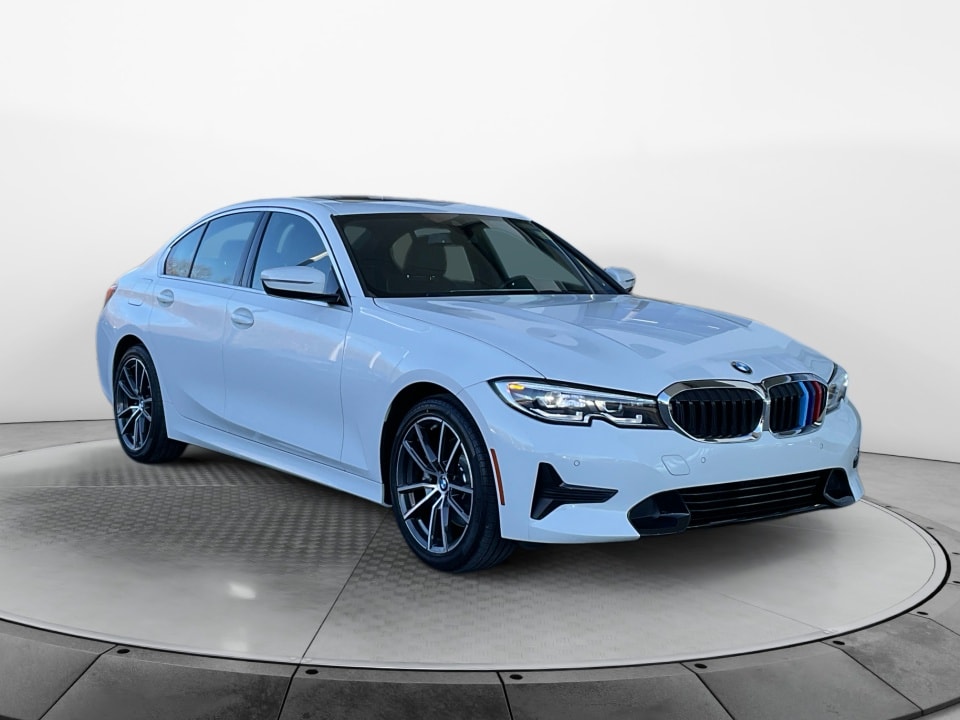 2019 BMW 3 Series 330i's photo