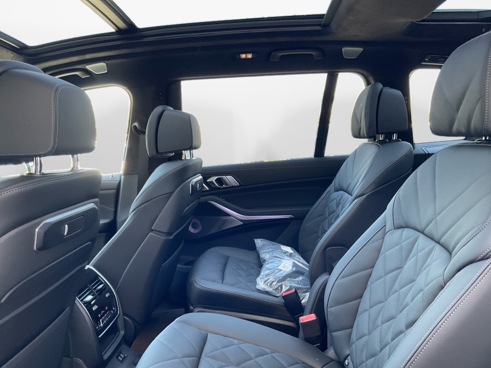 2026 BMW X7 40i - Photo 13