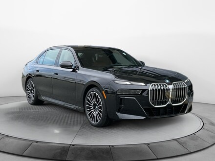2025 BMW 740i xDrive Sedan