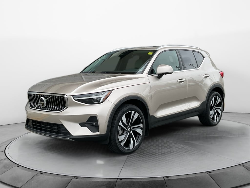 Used 2024 Volvo XC40 B5 Plus Bright SUV