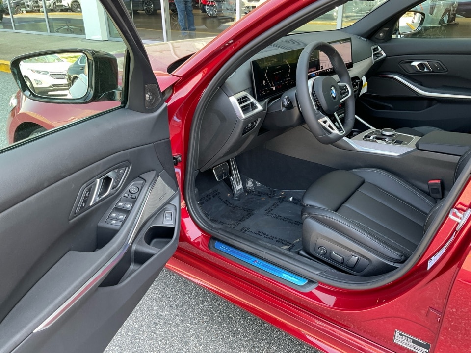 2026 BMW 3 Series 330i - Photo 31