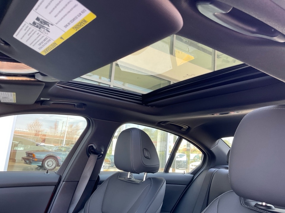 2026 BMW 3 Series 330i - Photo 21