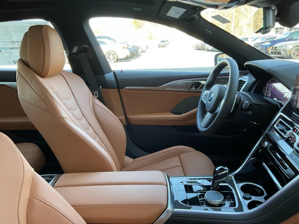 2026 BMW 8 Series M850i - Photo 30