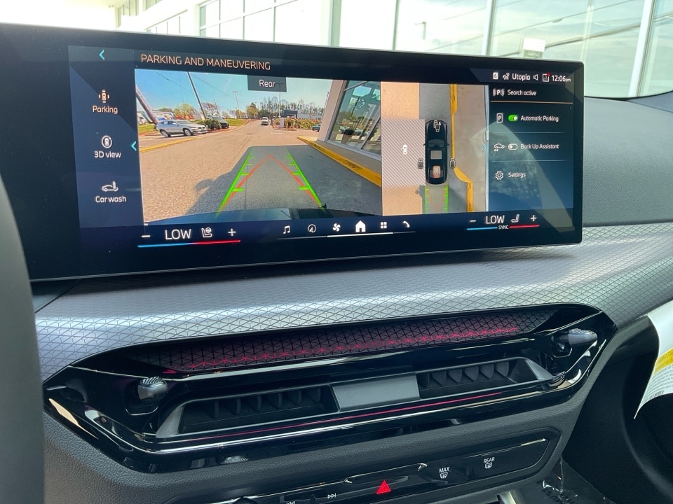 2026 BMW 3 Series 330i - Photo 19