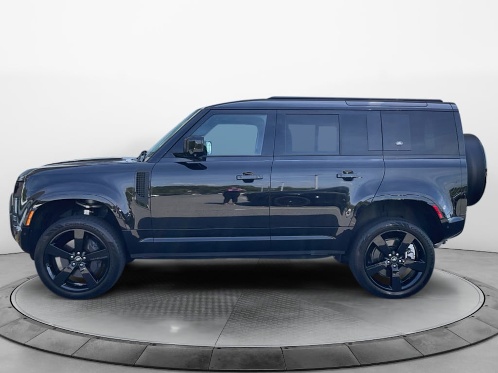 Used 2024 Land Rover Defender 110 X-Dynamic SE SUV
