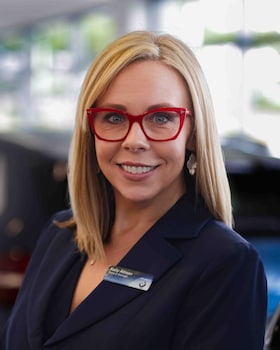 Staff member Kelly Allison from ID_56fb6e