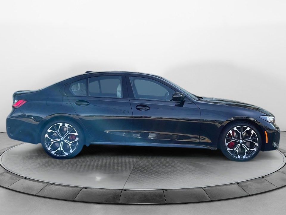 2026 BMW 3 Series 330i - Photo 8