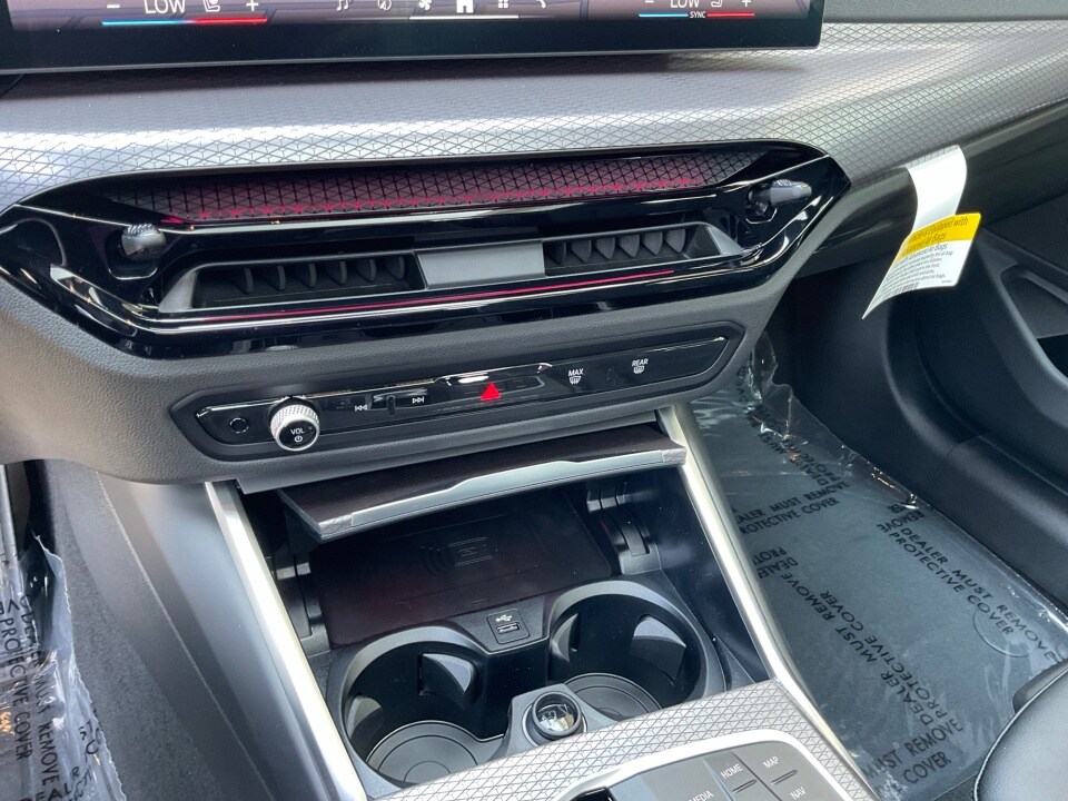 2026 BMW 3 Series 330i - Photo 18