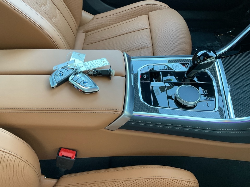 2026 BMW 8 Series M850i - Photo 34