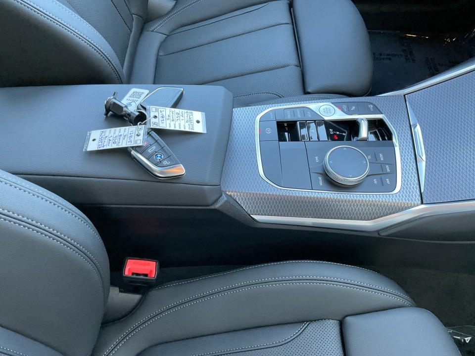 2026 BMW 3 Series 330i - Photo 34