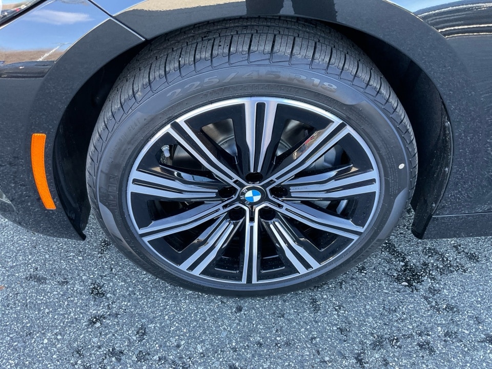 2026 BMW 3 Series 330i - Photo 27