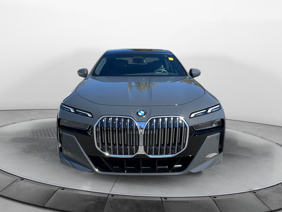 2025 Bmw 760i xDrive photo 2