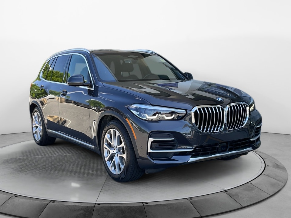 2022 BMW X5 xDrive45e's photo