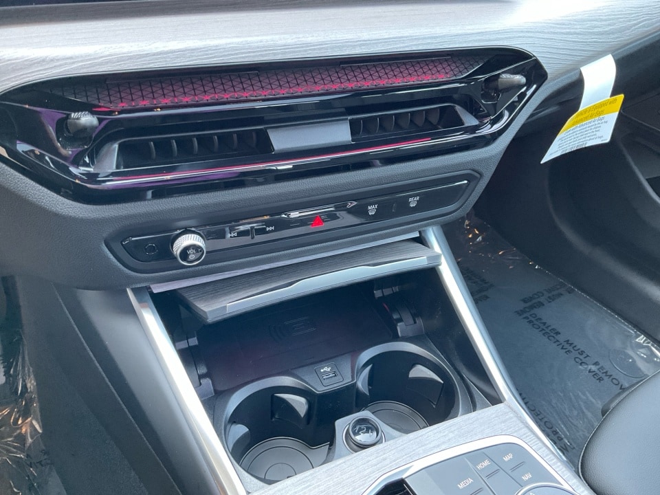 2026 BMW 3 Series 330i - Photo 18