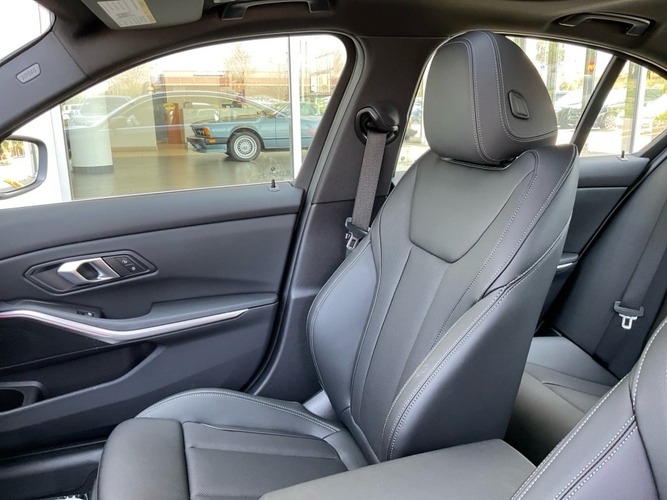 2026 BMW 3 Series 330i - Photo 28