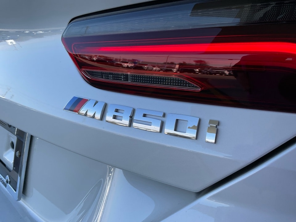2026 BMW 8 Series M850i - Photo 14