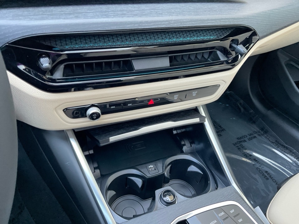 2026 BMW 3 Series 330i - Photo 18
