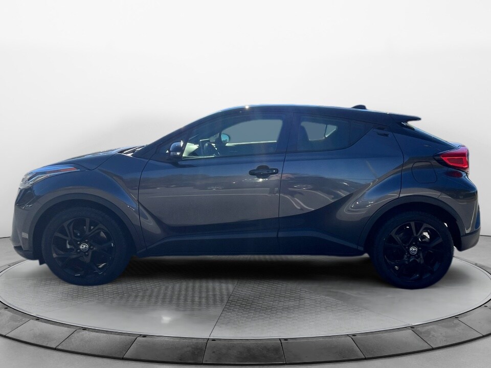 2022 Toyota C-HR Nightshade Edition photo 4