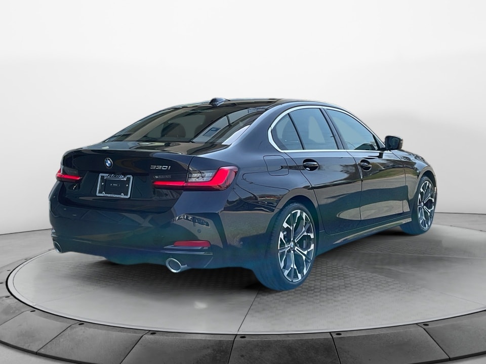 2026 BMW 3 Series 330i - Photo 7