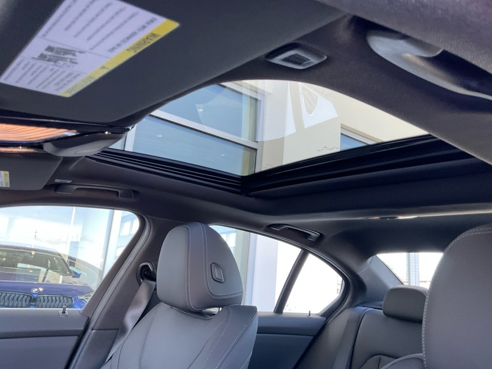 2026 BMW 3 Series 330i - Photo 21