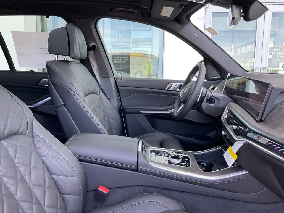 2026 BMW X5 M60i - Photo 30