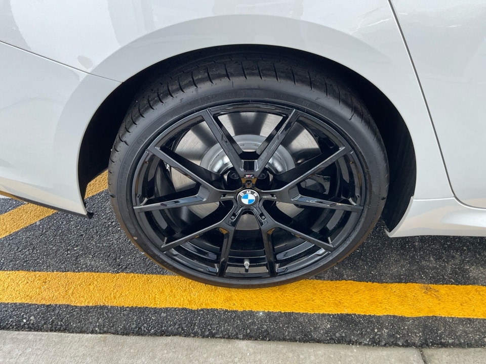 2026 BMW 8 Series M850i - Photo 23