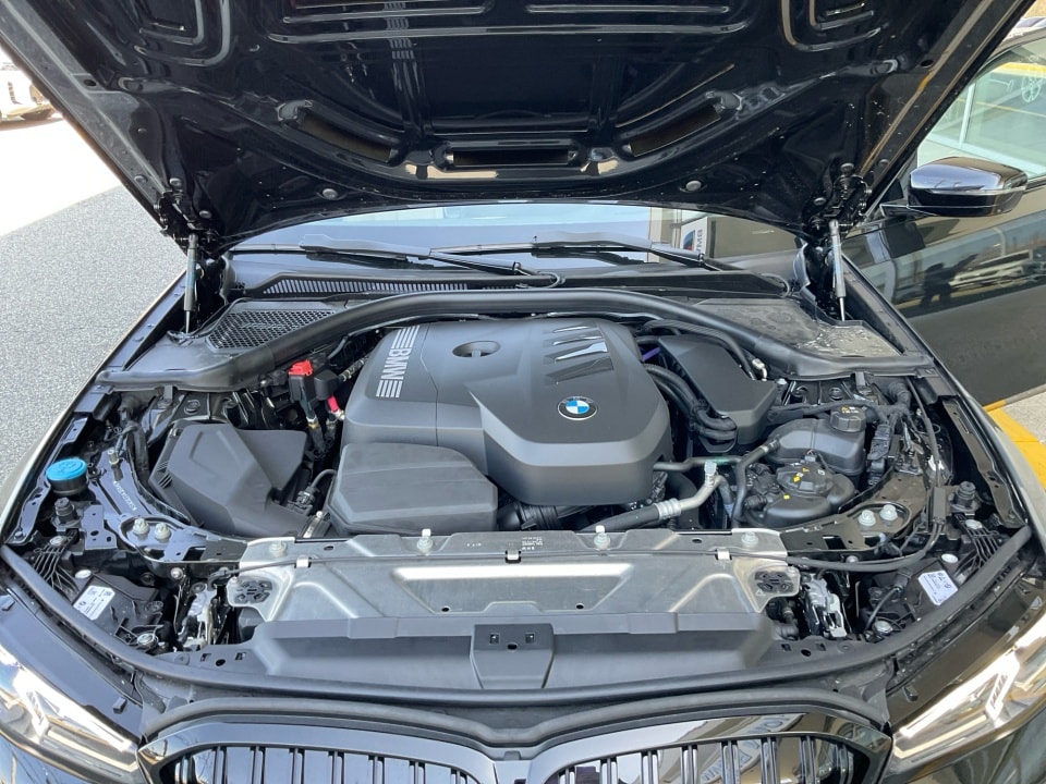 2026 BMW 3 Series 330i - Photo 16