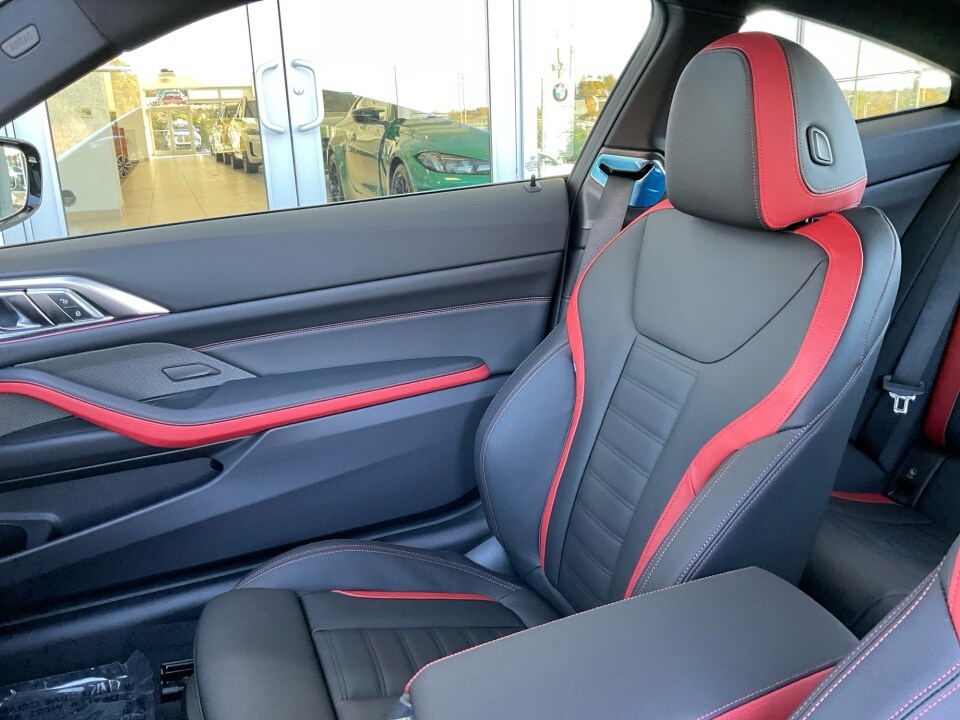 2026 BMW 4 Series M440i - Photo 28
