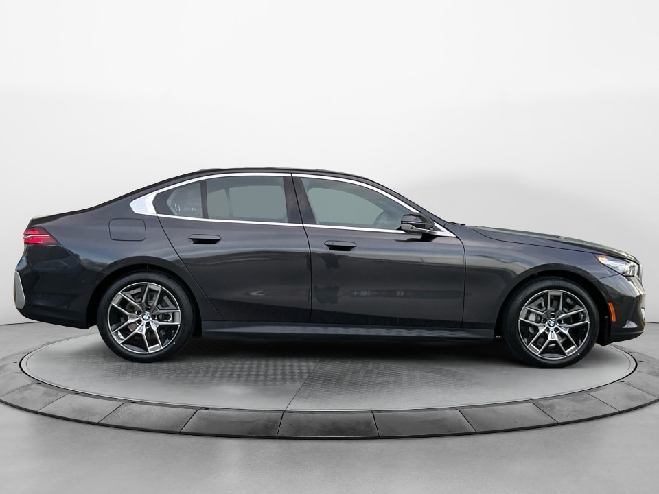 2026 BMW 5 Series 530i - Photo 7