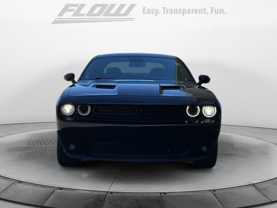 2021 Dodge Challenger SXT photo 2