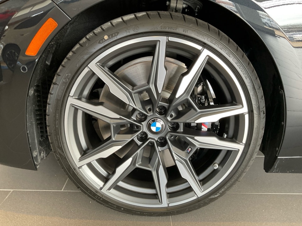 2026 BMW 8 Series M850i - Photo 25