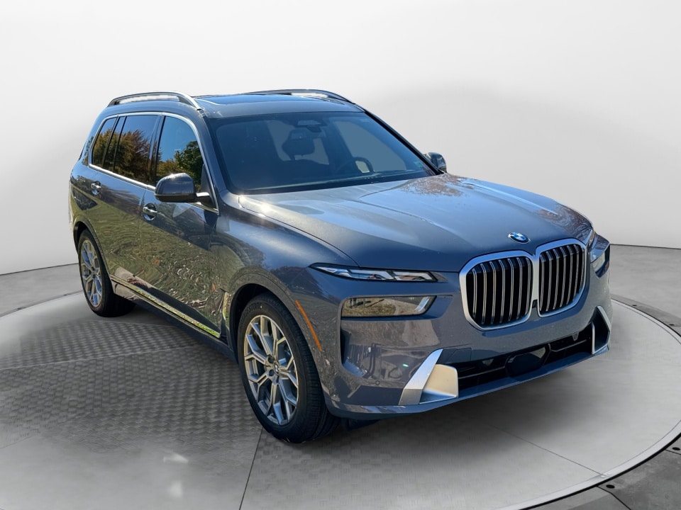2026 BMW X7 40i's photo