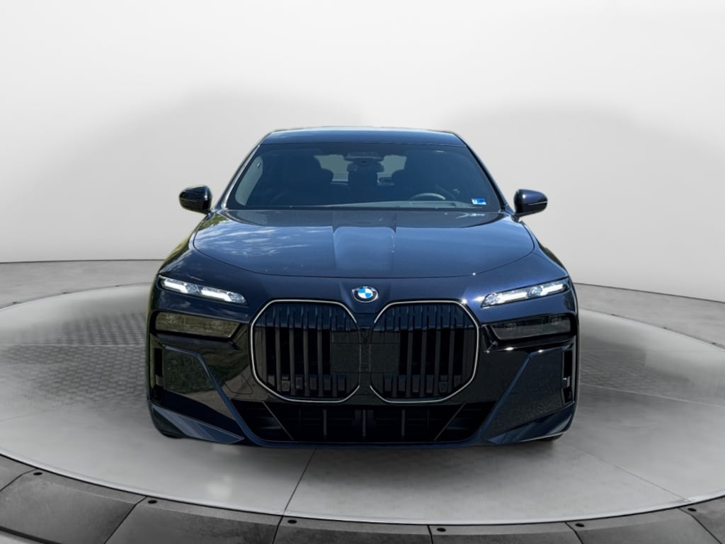 New 2026 BMW 740i xDrive Sedan