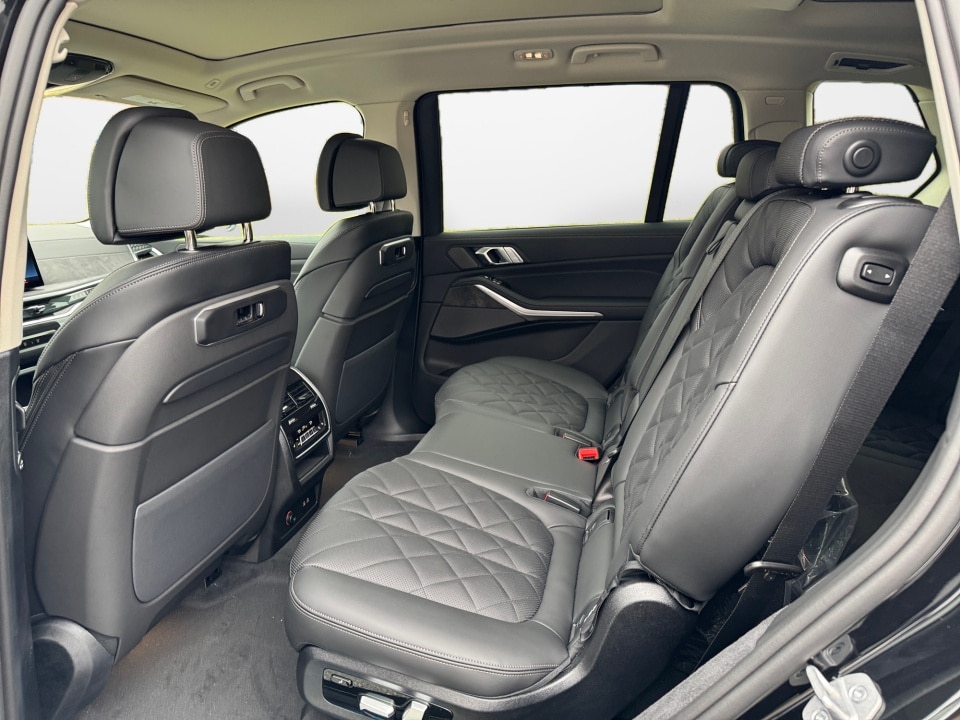 2026 BMW X7 40i - Photo 13